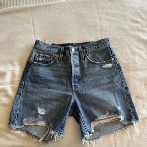 Levi's 501 Light Blue Denim Jeans - Cream Pocket Lining size is W27